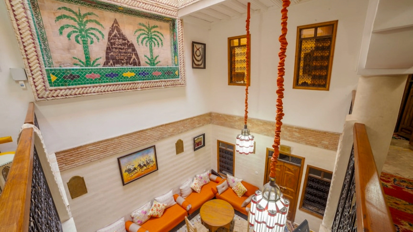 Affordable riad in Marrakech - Dar Ikalimo with cozy interior and traditional Moroccan design.